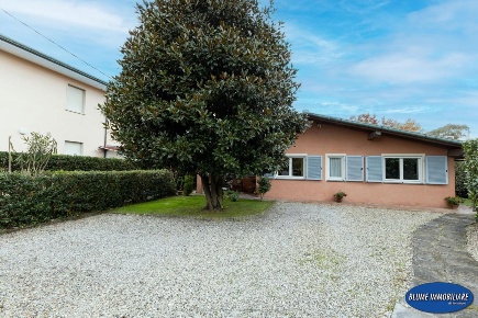 Foto Villa unifamiliare a Viareggio Terminetto - Migliarina di 170 m²