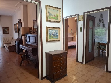Foto Appartamento a Carrara Marina di Carrara di 97 m² con 4 locali