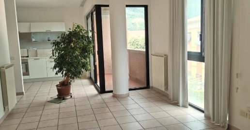 Foto Appartamento a Massa Centro di 60 m² con 3 locali in vendita