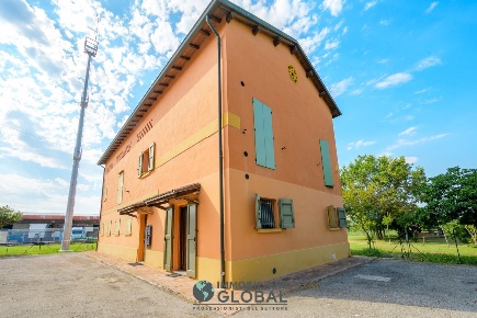 Foto Appartamento in Strada Attiraglio 157, Modena in vendita