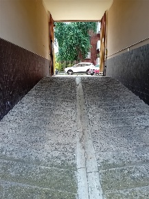 Foto Garage in via Urbino 12, Milano in vendita