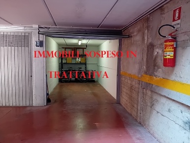 Foto Box in via Franco Faccio 20, Milano Affori di 15 m² con 1 locali