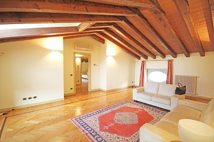 Foto Attico in via xx settembre, Bergamo Centro di 119 m² con 3 locali