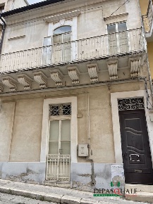 Foto Casa indipendente in via Maqueda, Ragusa Centro di 204 m² in vendita