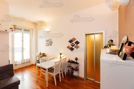 Foto Appartamento in via Valvassori Peroni  57, Milano Città Studi di 60 m²