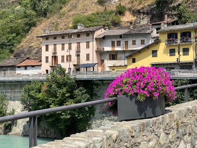 Foto Case semi ndipendenti in Via Umberto I 13, Bard di 89 m² con 6 locali