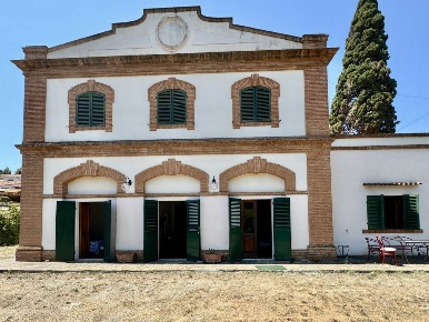 Foto Villa unifamiliare a Rio Cavo di 353 m² con 16 locali in vendita
