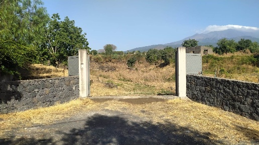 Foto Terreno agricolo in VIA LORETO BALATELLE, Acireale di 2300 m²