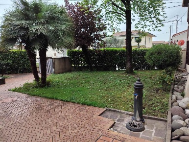 Foto Villa a schiera a Istrana Centro di 100 m² con 9 locali in vendita