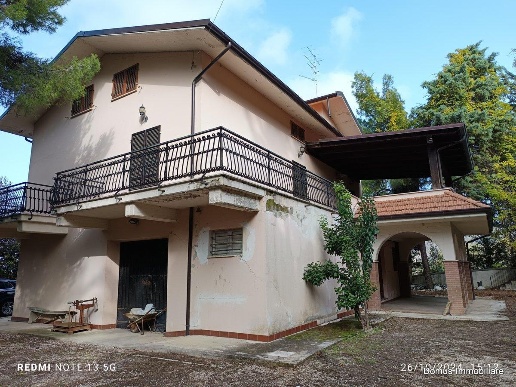 casa indipendente in vendita a Controguerra