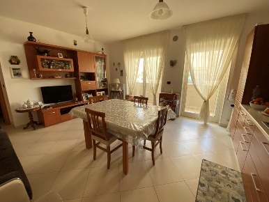 Foto Appartamento in Via Taranto 18, Casamassima di 75 m² con 3 locali