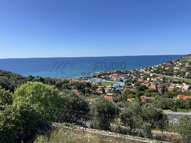 Foto Villa a schiera in Via Monte Gagliardone, Imperia Porto Maurizio
