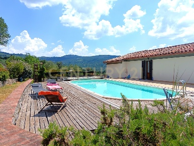 Foto Villa unifamiliare in Via Case Raspini 2, Santa Fiora Centro di 180 m²