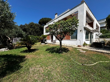 Foto Villa bifamiliare in via zaccaria negroni 3, Nettuno Centro di 200 m²