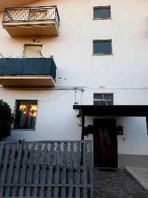 Foto Appartamento a Archi Centro di 85 m² con 3 locali in affitto