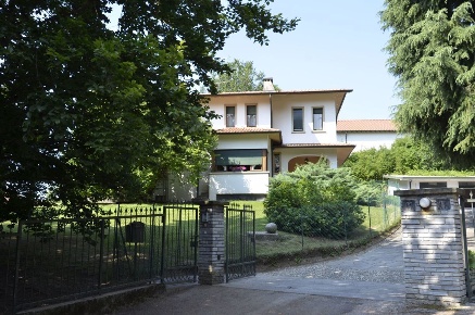 Foto Villa unifamiliare in via Lodorina 11, Erba Centro di 412 m²