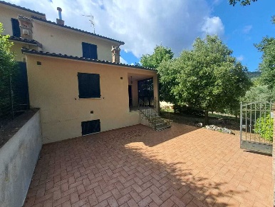 Foto Appartamento in Strada dei Cappuccini, Amelia di 156 m² con 7 locali