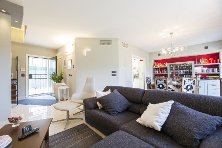 Foto Appartamento in Via Campomorone, Genova Pontedecimo di 140 m²