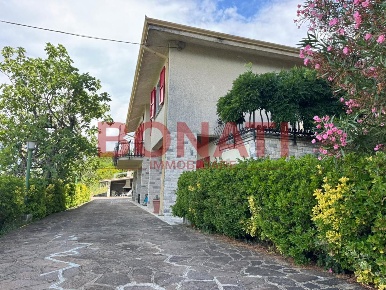 Foto Villa unifamiliare in Via U. Mantero 32, Santo Stefano di Magra