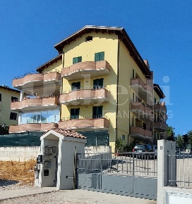 Foto Appartamento in Via Umberto Terracini 9, Mosciano Sant'Angelo di 80 m²