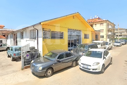 Foto Capannone industriale in Via DEI GERANI 5, Avezzano in vendita