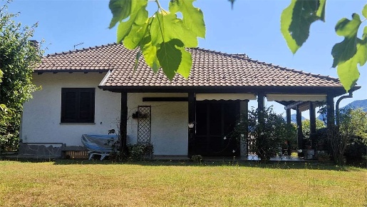 Foto Villa unifamiliare in Via Nuova Intra Premeno 62, Arizzano di 262 m²