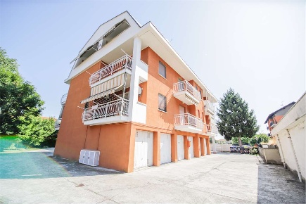 Foto Appartamento in via Prati Neivati 5, Brandizzo di 100 m² con 4 locali