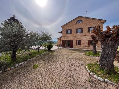 Foto Villa unifamiliare in via Santi Neri 7, Monte San Vito di 164 m²