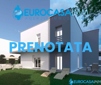 Foto Villa a schiera in Via Pertini, Fabbrico Centro di 205 m² con 5 locali