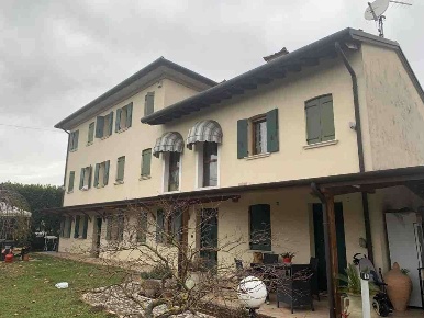 Foto Case indipendenti in Via Menare' 60, Conegliano di 360 m² all'asta