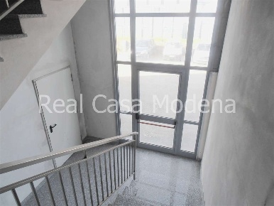Foto Capannone industriale a Castelnuovo Rangone di 1000 m² con 3 locali