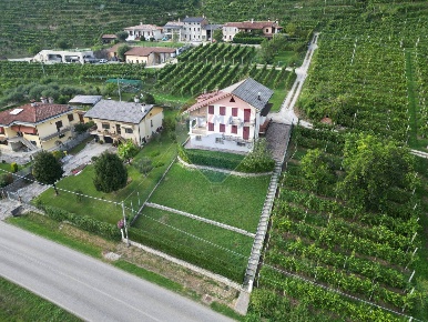 Foto Casa indipendente in Via Scandolera, Vidor di 330 m² con 15 locali