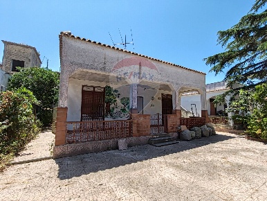 Foto Villa singola in viale fiume olona, Castel Volturno in vendita