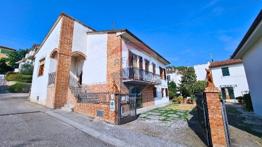 Foto Casa indipendente in Via Petrarca, Vinci Spicchio-sovigliana di 225 m²