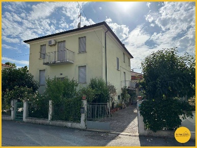 Foto Villa a schiera a Molinella di 151 m² con 6 locali in vendita