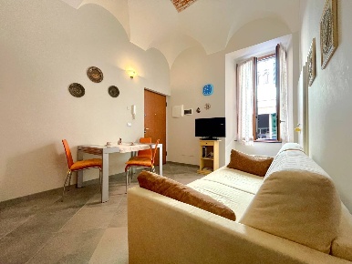 Foto Appartamento in Via Ugo Foscolo, Pietra Ligure di 46 m² con 2 locali