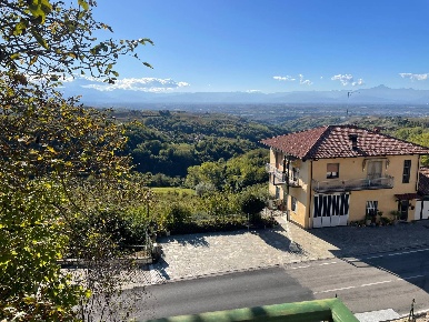 Foto Villa singola in via Donadei, Belvedere Langhe di 360 m² con 7 locali