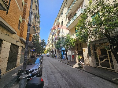 Foto Box in Via Francesco Farao, Salerno Irno - Brignano di 25 m²