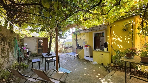 Foto Appartamento in Passo Sepozzo Superiore, Avegno Testana di 95 m²