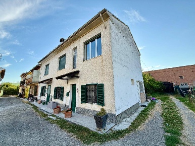 Foto Casa indipendente a Alessandria Orti di 129 m² con 5 locali in vendita