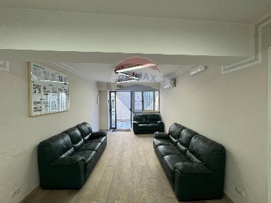 Foto Appartamento in Via Consolare Valeria, Giardini-Naxos Centro di 309 m²