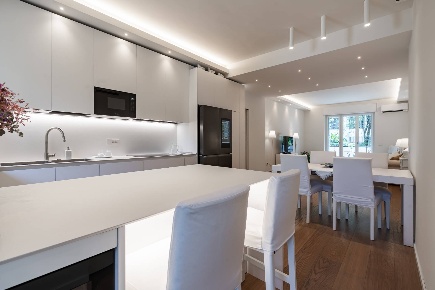 Foto Appartamento in Via Raffaello Sanzio, Milano De Angeli di 156 m²