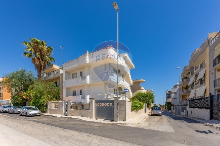 Foto Casa indipendente in Via Giovanni Spadolini, Capurso di 360 m²