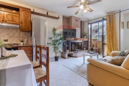 Foto Appartamento in Via del Pozzo, Cuveglio Centro di 125 m² con 4 locali