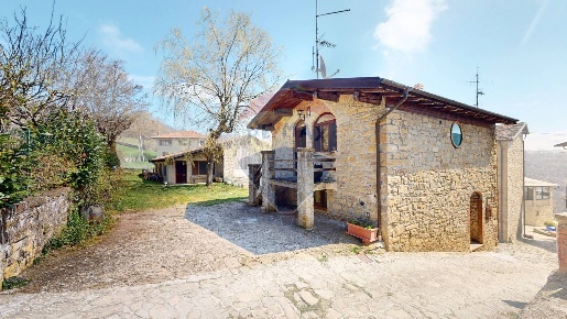 Foto Villa bifamiliare in VIA BRUNO BOCCONI, Tizzano Val Parma Rusino