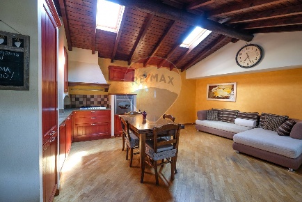 Foto Appartamento in Via Roma, Almenno San Salvatore Centro di 100 m²