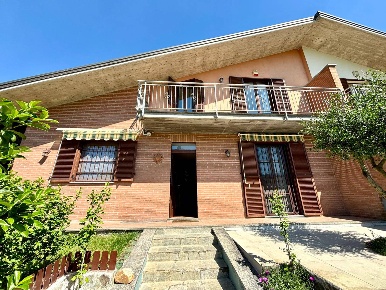 Foto Villa singola a Alessandria Spinetta Marengo di 200 m² con 6 locali