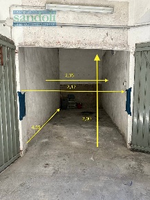 Foto Box in corso Abbiate, Vercelli Semicentro di 10 m² con 1 locali