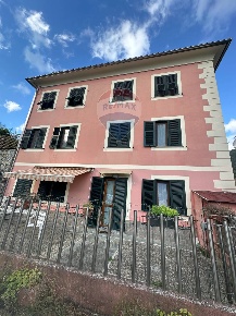 Foto Appartamento in Via Poggio, Genova San Desiderio di 125 m² in vendita