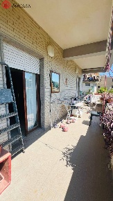 Foto Appartamento in Via Bollengo, Roma di 150 m² con 5 locali in vendita